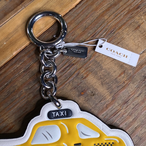 Coach NYC Yellow Checkered Taxi Cab Leather Key Fob Bag Charm Keychain🚕 - Picture 2 of 15